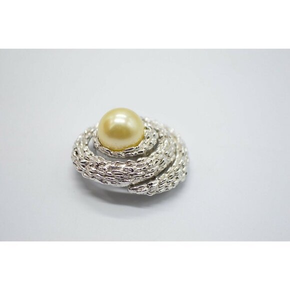 Crown Trifari Faux Pearl Textured Silver Tone Shel - Picture 3 of 5